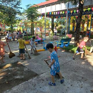 <a href="/dng-hoavang-mnhoaphuoc/gioi-thieu/cham-soc-giao-duc" title="Chăm sóc giáo dục" rel="dofollow">Chăm sóc giáo dục</a>