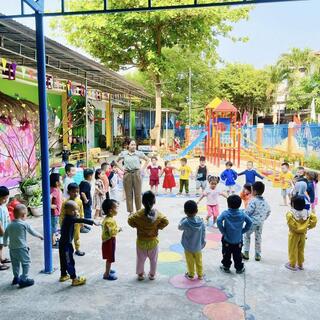 <a href="/dng-hoavang-mnhoaphuoc/gioi-thieu/hoat-dong-nha-truong" title="Hoạt động nhà trường" rel="dofollow">Hoạt động nhà trường</a>